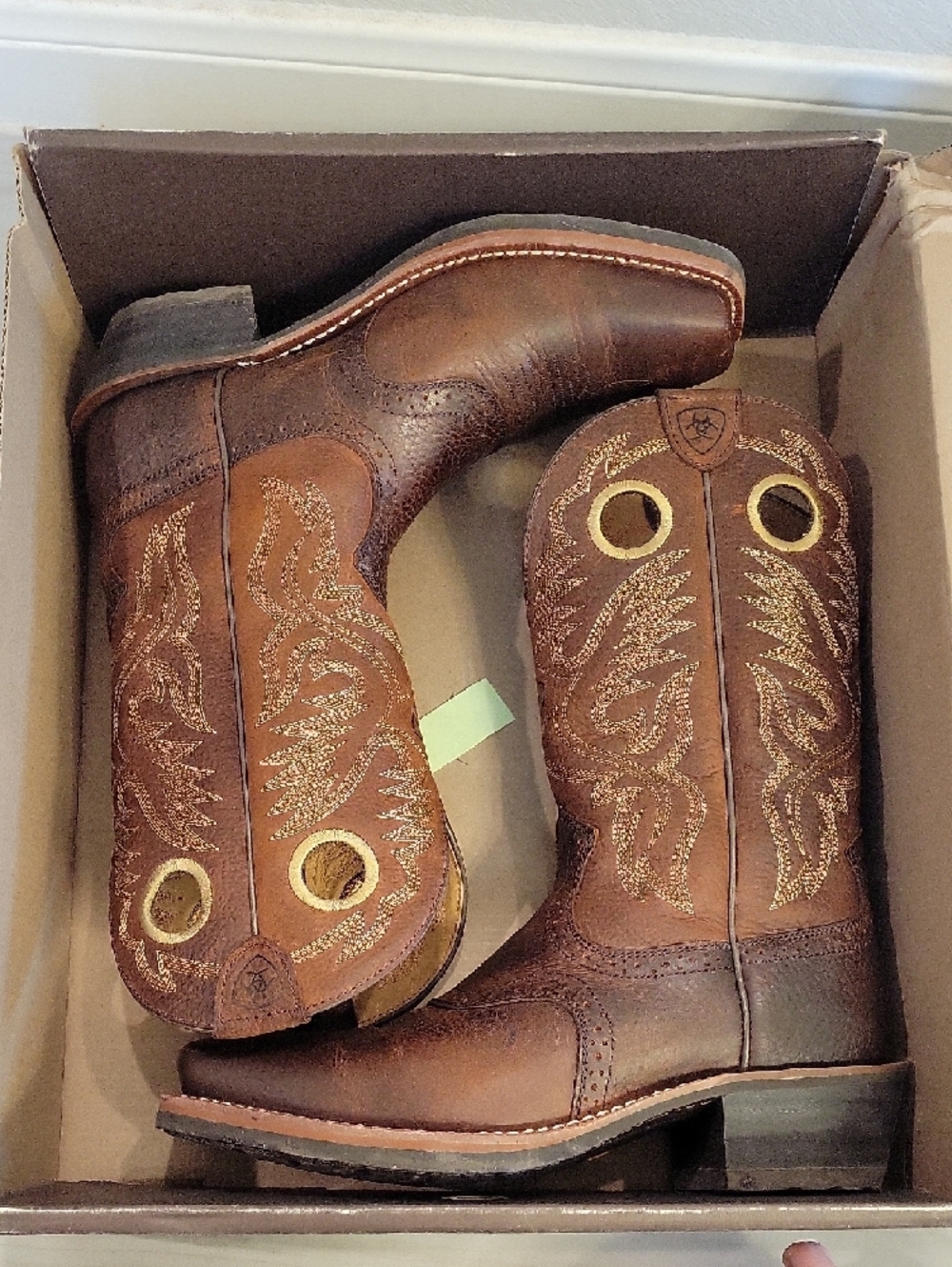 Like New Ariat Rustic Brown Embroidered Western Boots - Picture 10 of 10